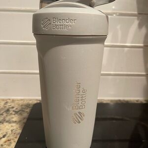 BlenderBottle Shaker Cup